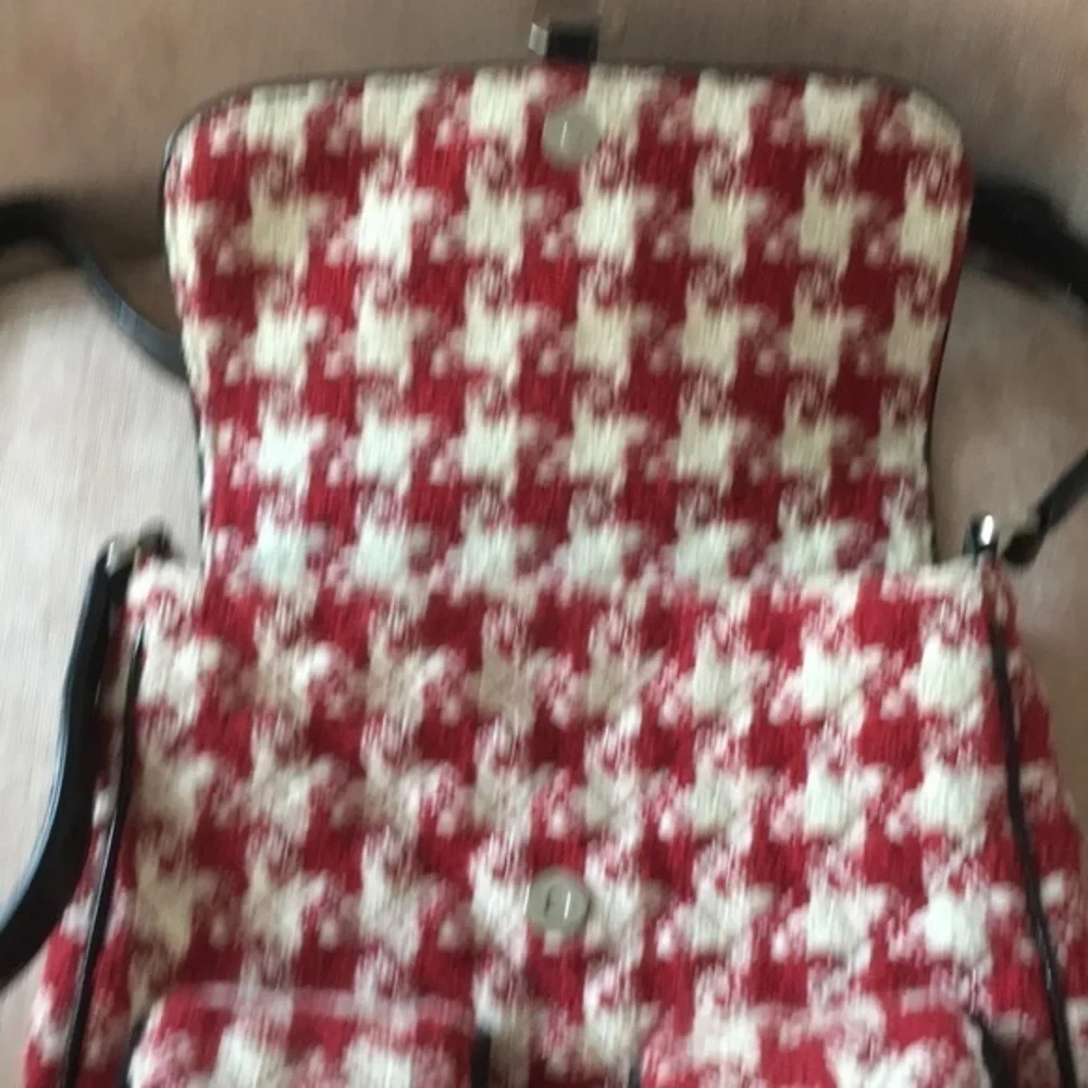 Vera Bradley red/white/ black shoulder bag‎